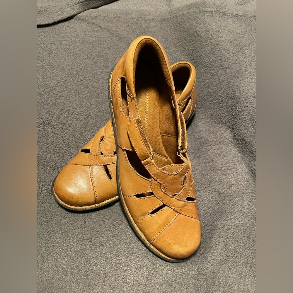 Clark’s Bendables Tan Leather Nikki Regatta 39337 Loafer Sandal Sz 8.5